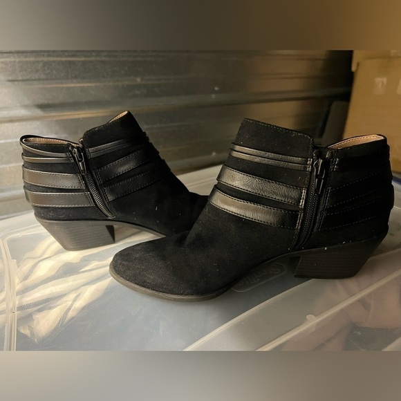 Good Condition Life Stride Paloma Faux Suede Ankle Boots - Picture 3 of 6